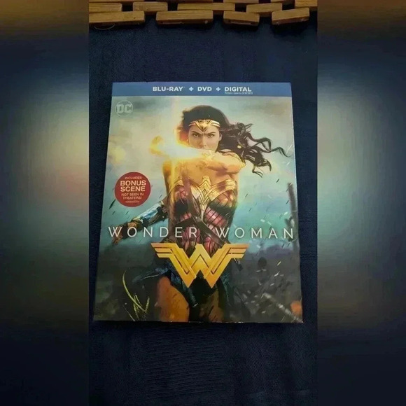 Wonder Woman DVD, Blu-Ray And Digital  (New) - Picture 1 of 3
